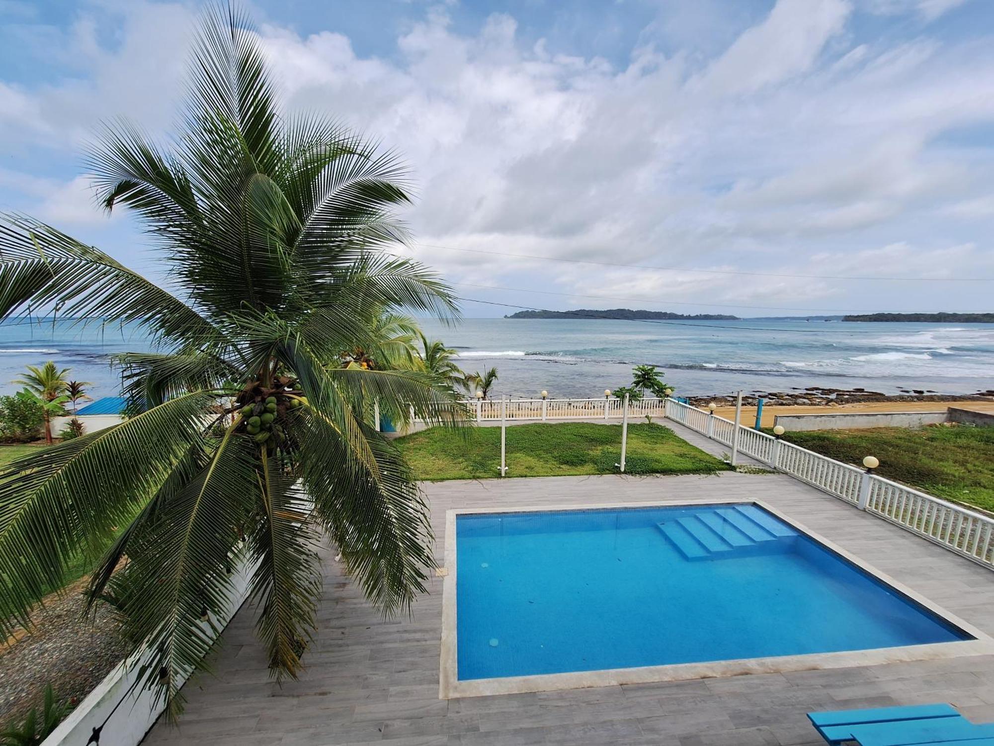 Paunch Beach Retreat Бокас дел Торо Екстериор снимка