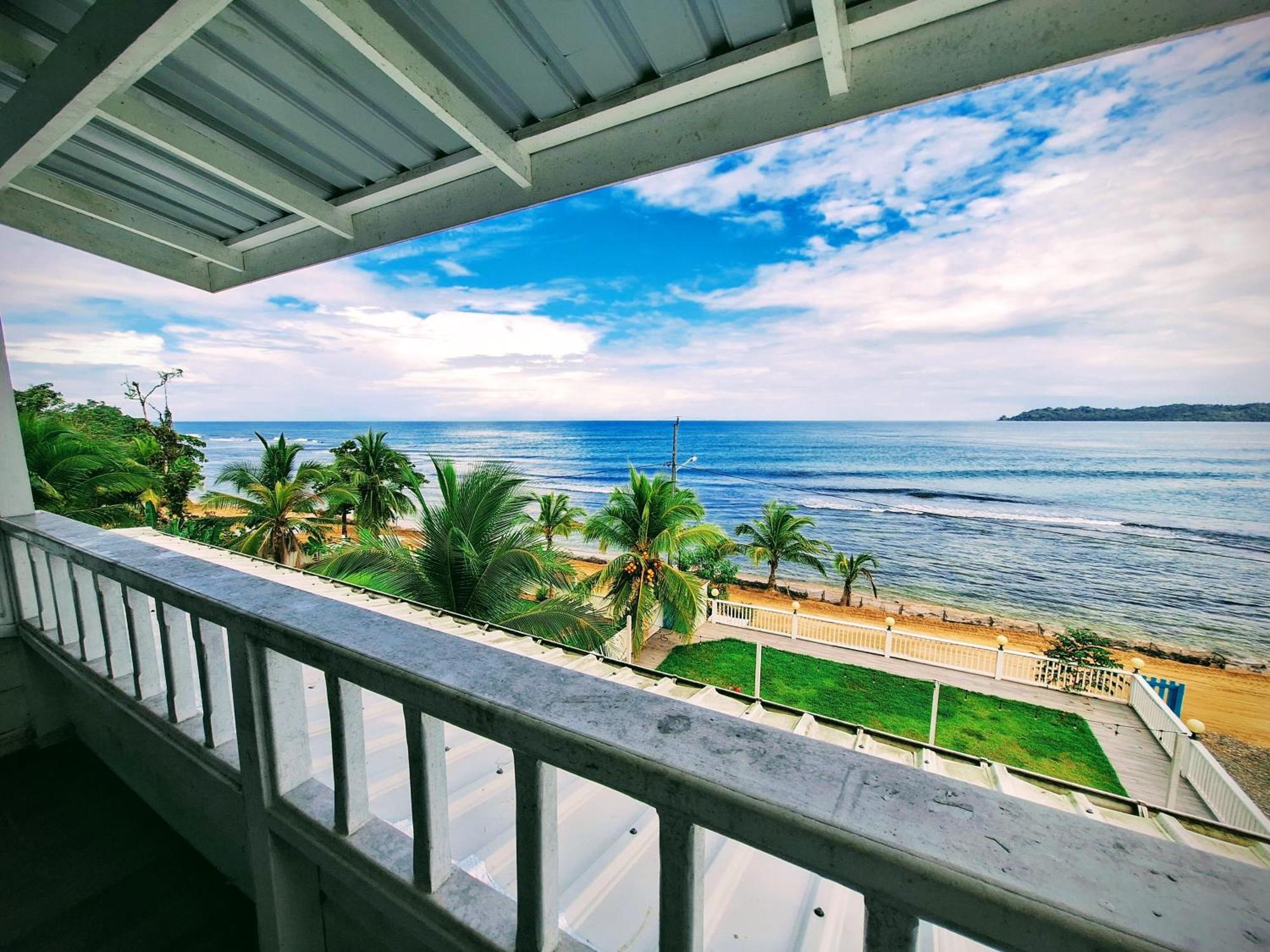 Paunch Beach Retreat Бокас дел Торо Екстериор снимка